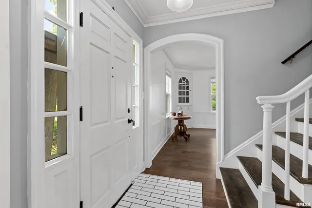 $185,000 | 136 East Oak Park Drive, Peoria, IL 61614