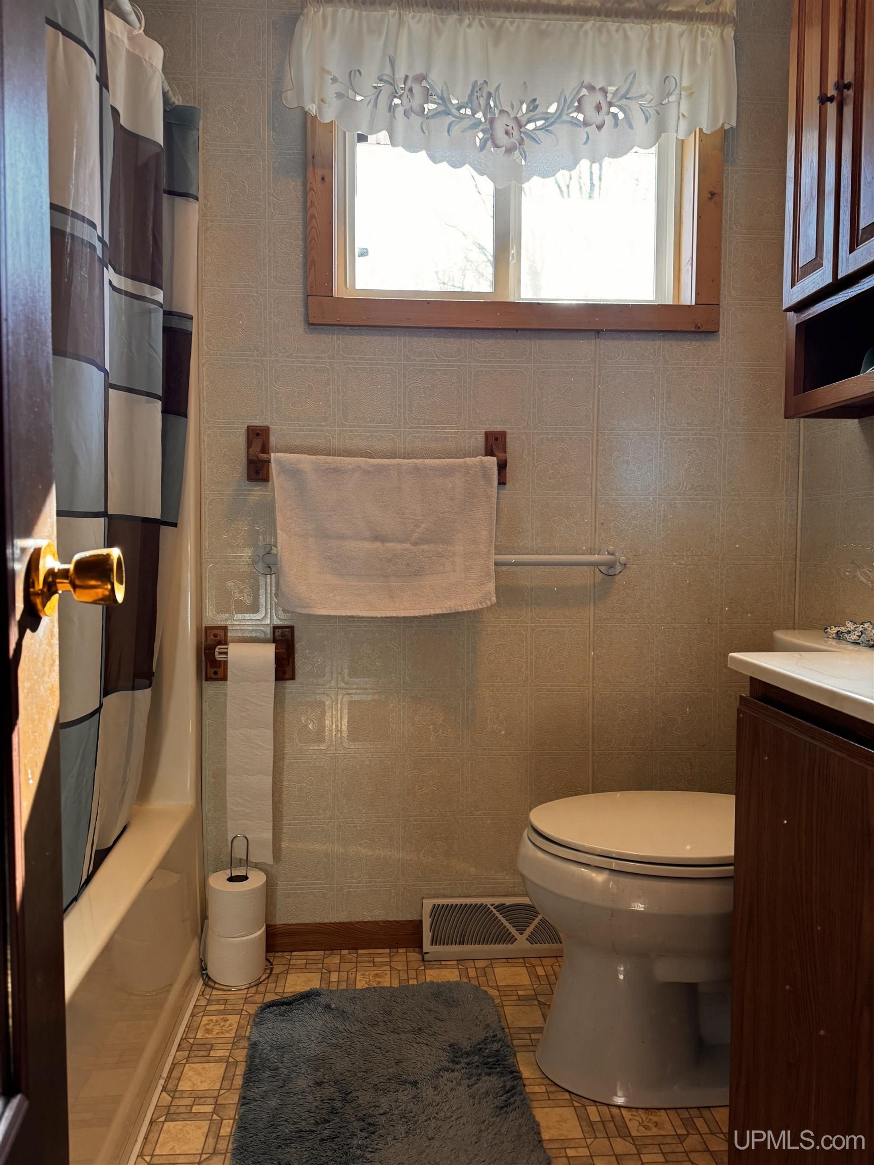 13826 Bayview Road Skanee, MI 49962 - Photo 21 of 38 Gallery Image 21