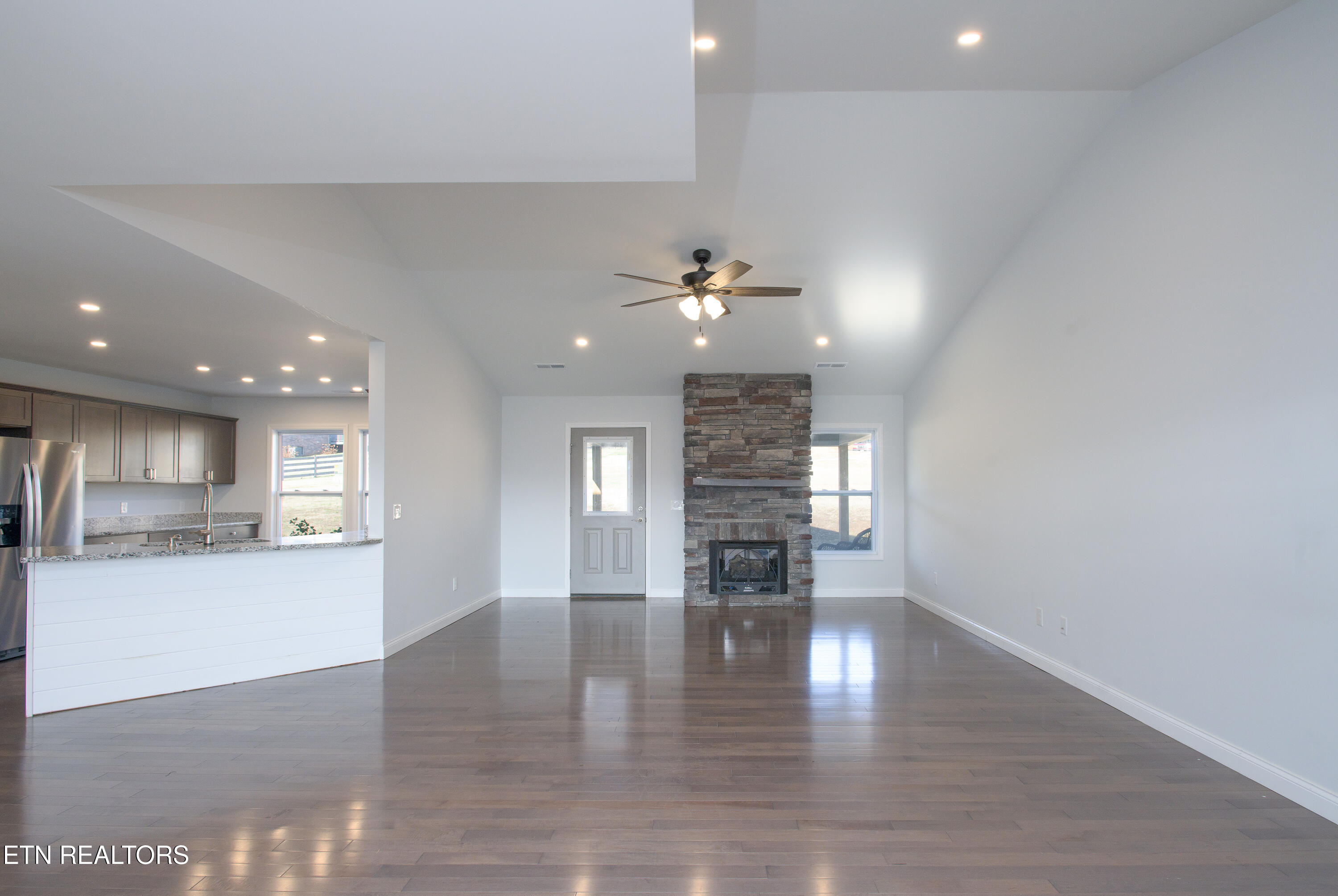 432 Murphy Road Maryville, TN 37801 - Photo 4 of 29 432 Murphy Rd-0016