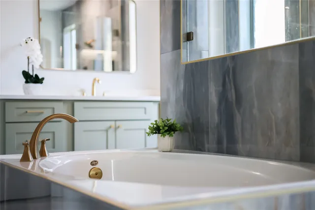 $1,245,000 | 3900 Avery Woods Lane, Cedar Park, TX 78613