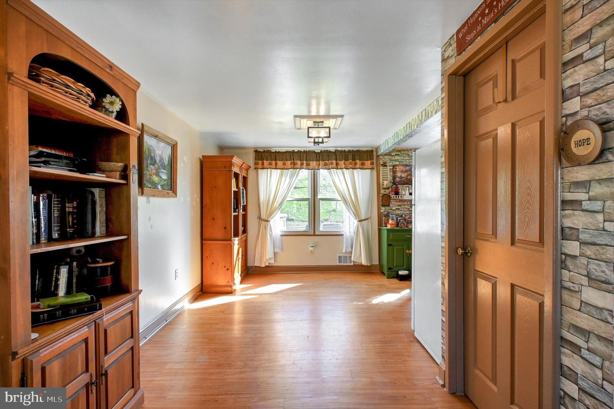 3145 Ryerson Circle Halethorpe, MD 21227 - Photo 5 of 25