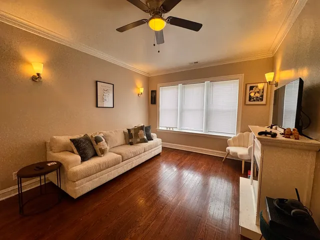 $1,500 | 2833 West 66th Street, Unit 2, Chicago, IL 60629