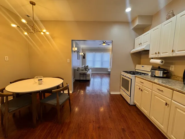 $1,500 | 2833 West 66th Street, Unit 2, Chicago, IL 60629