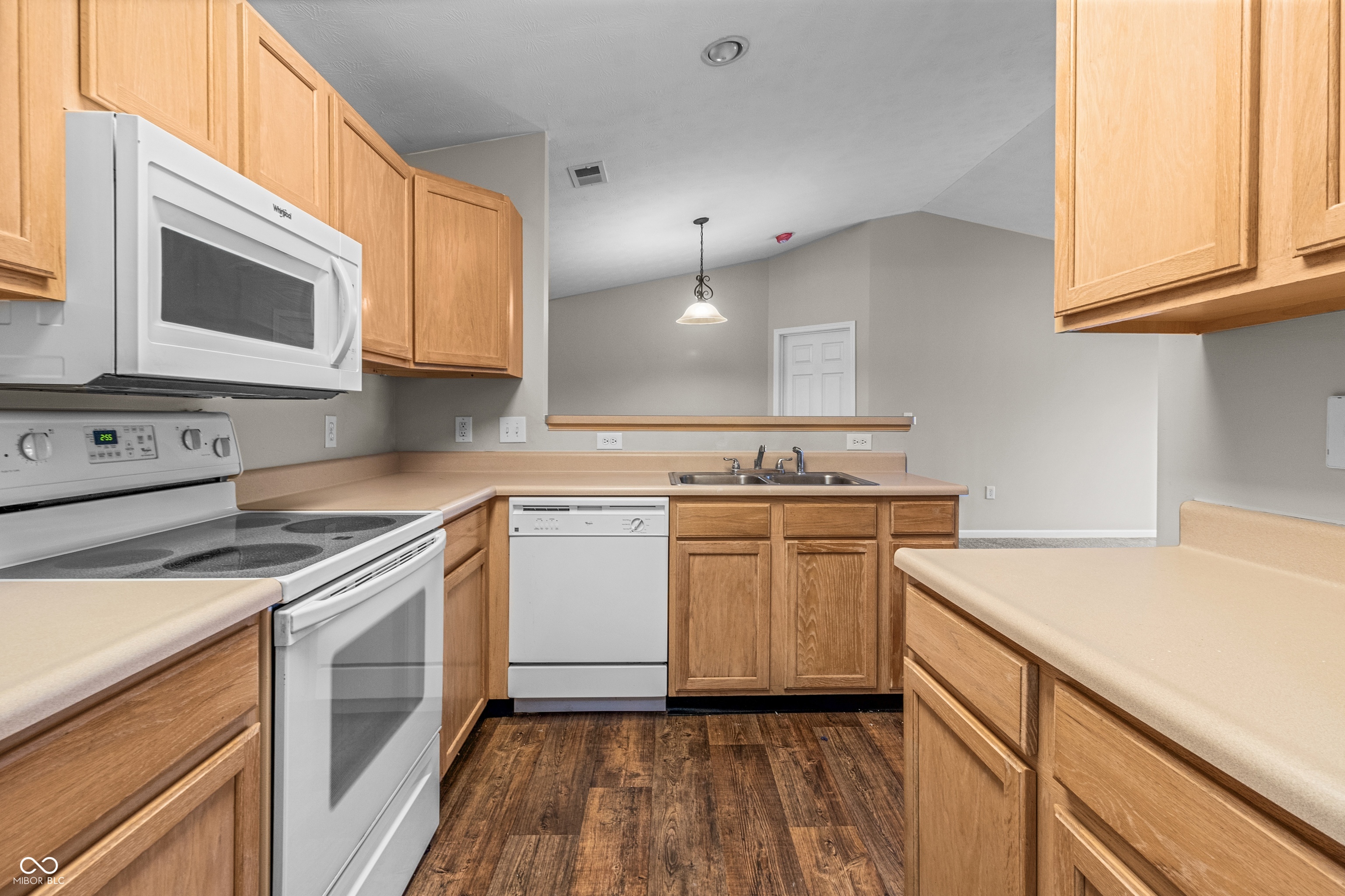 231 Legends Creek Place, Unit 207 Indianapolis, IN 46229 - Photo 15 of 29