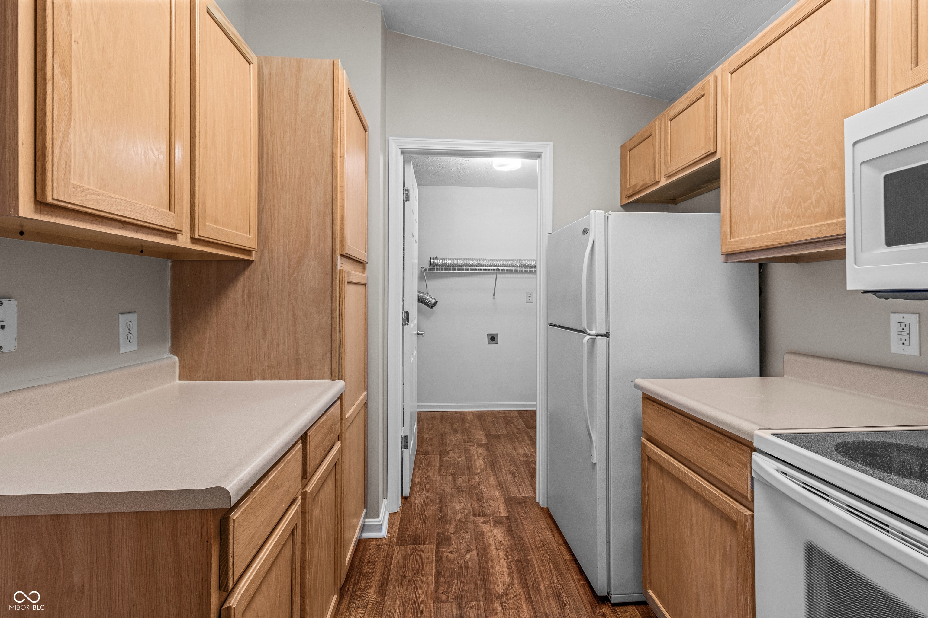 231 Legends Creek Place, Unit 207 Indianapolis, IN 46229 - Photo 16 of 29