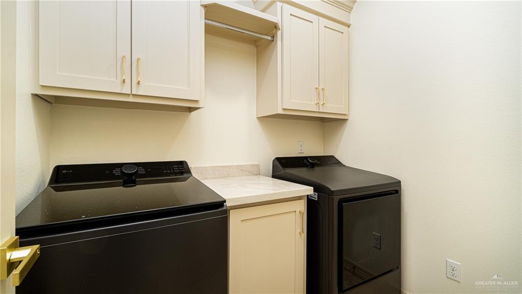 21325 Hibiscus Street Edcouch, TX 78538 - Photo 13 of 17 a utility room with dryer and washer