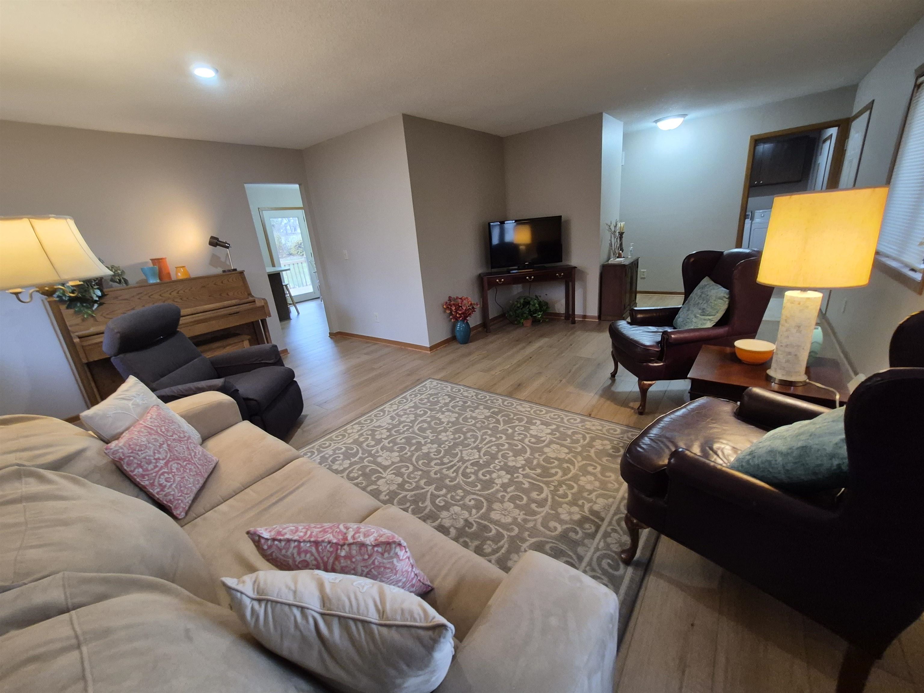 409 Kings Lynn Road Stoughton, WI 53589 - Photo 16 of 77