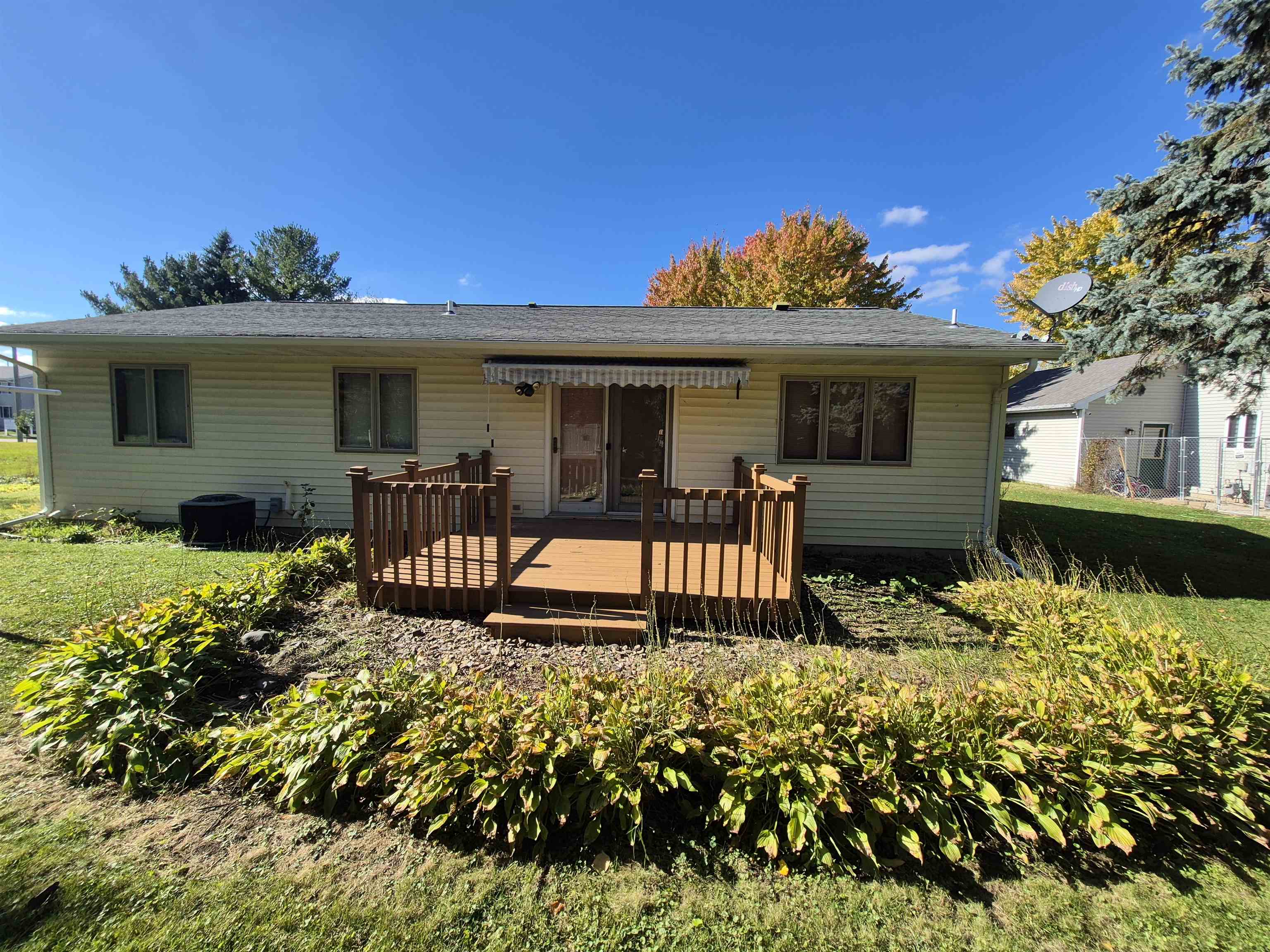 409 Kings Lynn Road Stoughton, WI 53589 - Photo 9 of 77