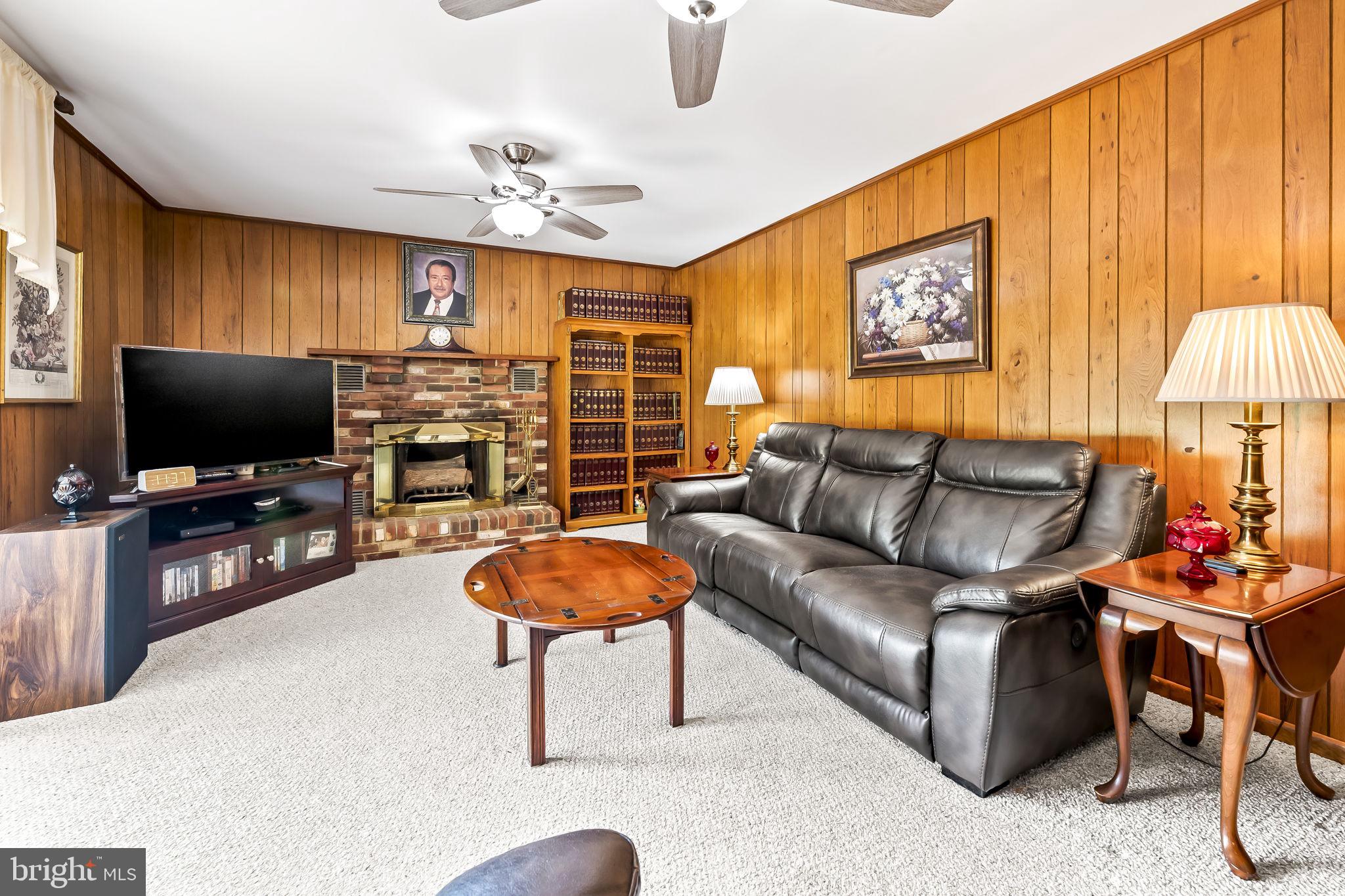 12913 Gent Road Reisterstown, MD 21136 - Photo 13 of 39 Family Room