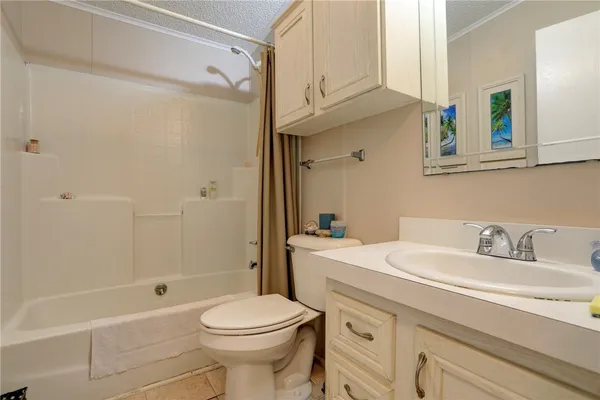 a picture of a wall with white and white walls