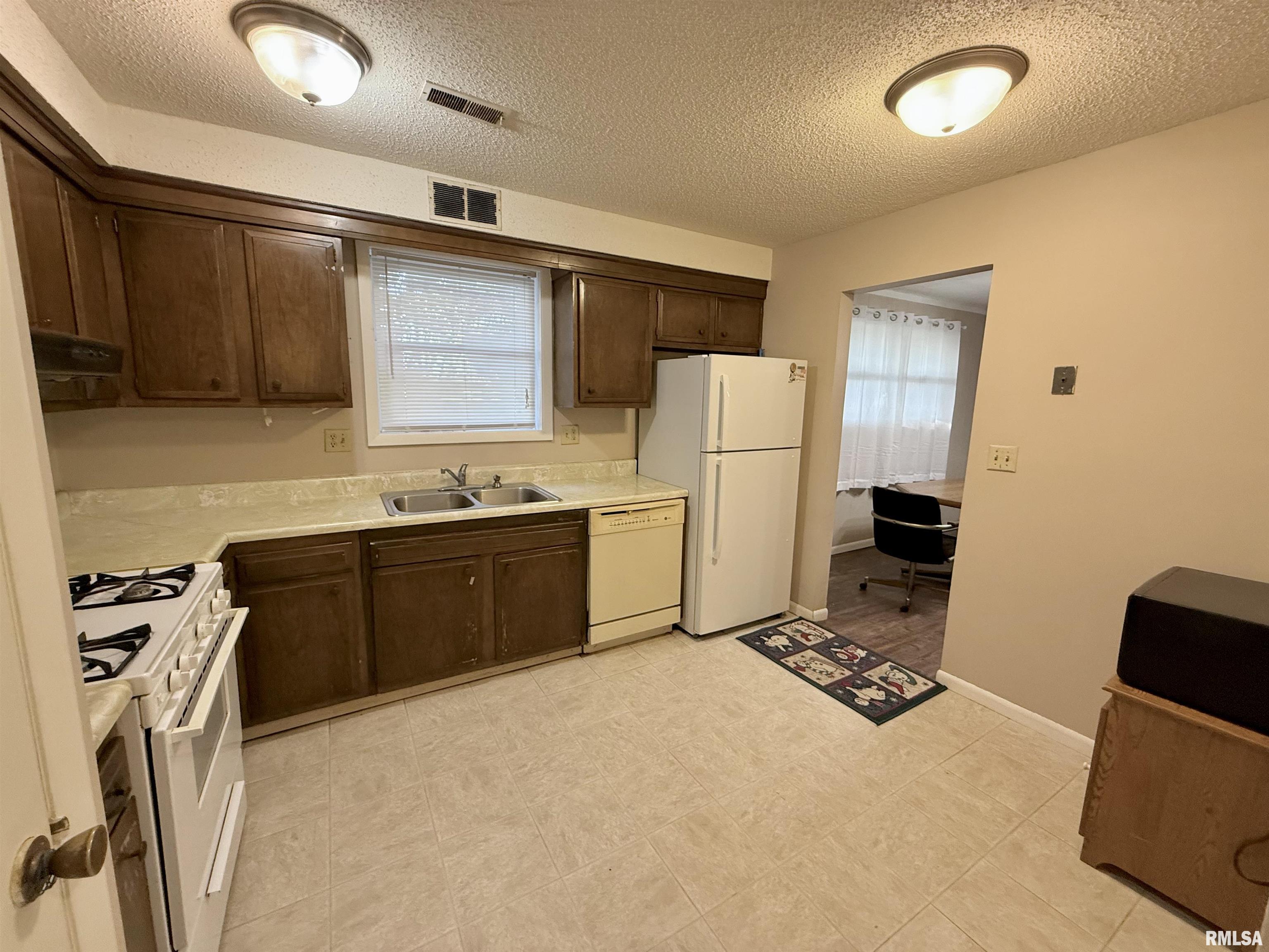 2906 Taylor Avenue, Unit 11 Springfield, IL 62703 - Photo 5 of 10
