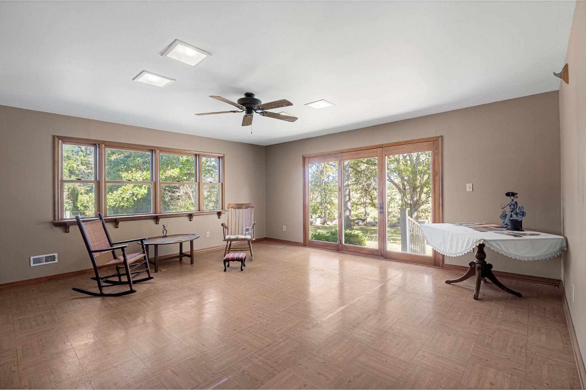 2159 Verona Caney Road Lewisburg, TN 37091 - Photo 17 of 41 a living room with furniture and a window