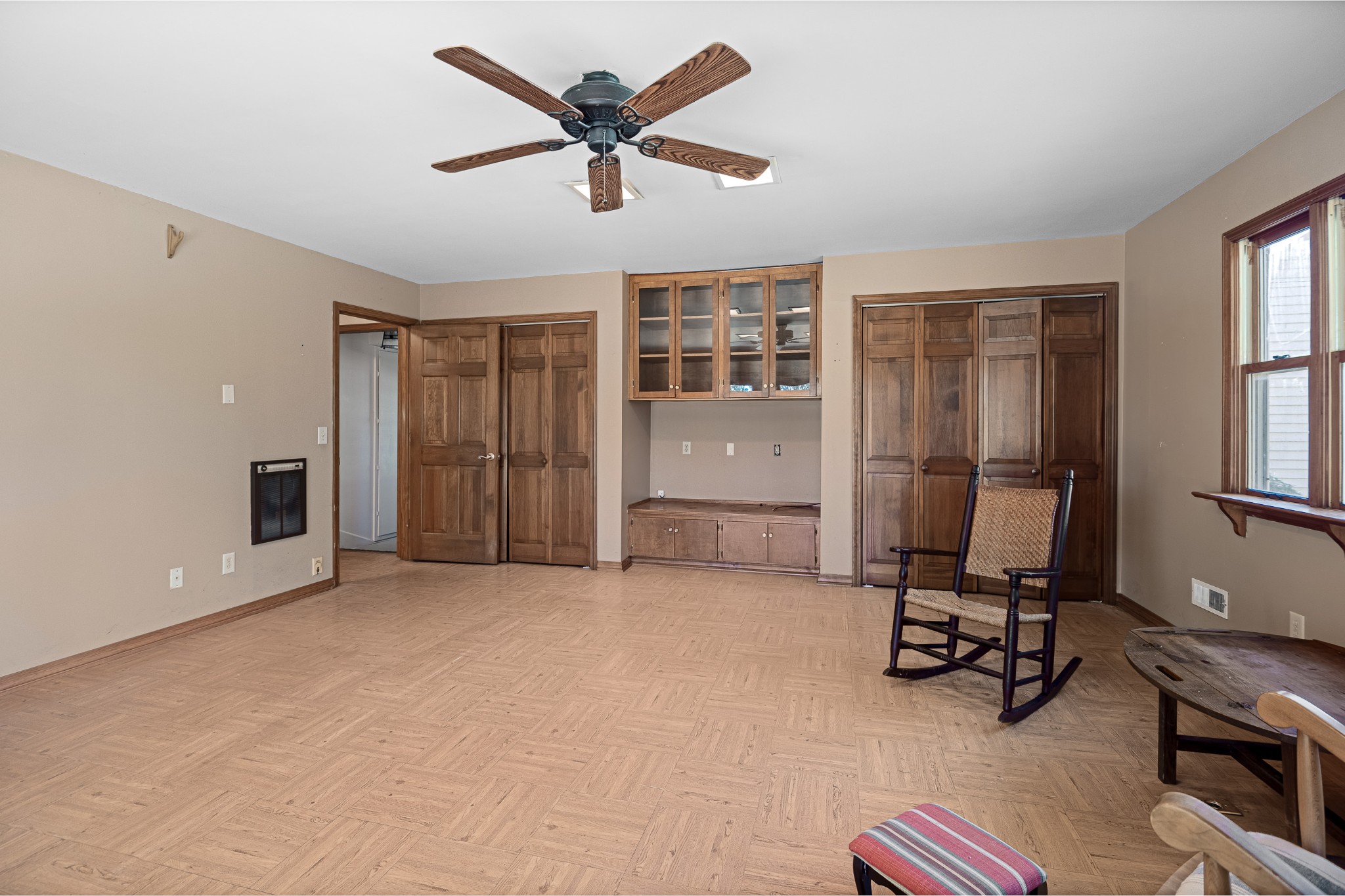 2159 Verona Caney Road Lewisburg, TN 37091 - Photo 18 of 41 a view of a livingroom with gym equipment and a window