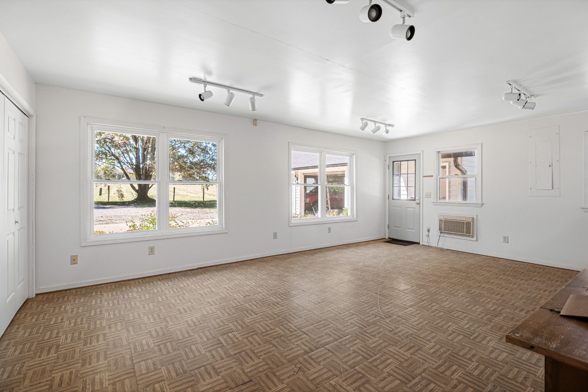 2159 Verona Caney Road Lewisburg, TN 37091 - Photo 28 of 41 a view of an empty room with a window
