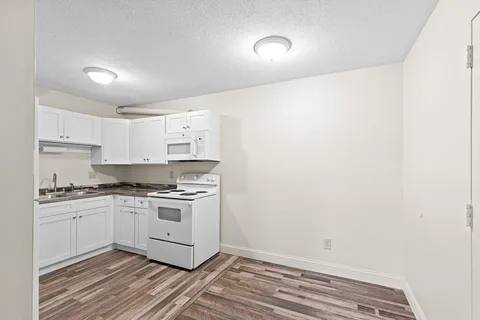 $282,000 | 15 Chapel Hill Drive, Unit 1, Plymouth, MA 02360