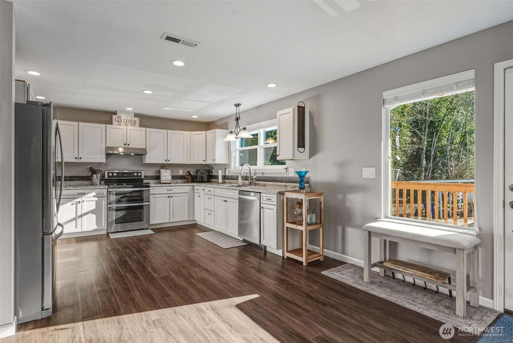 800 North 23rd Avenue Kelso, WA 98626 - Photo 3 of 26