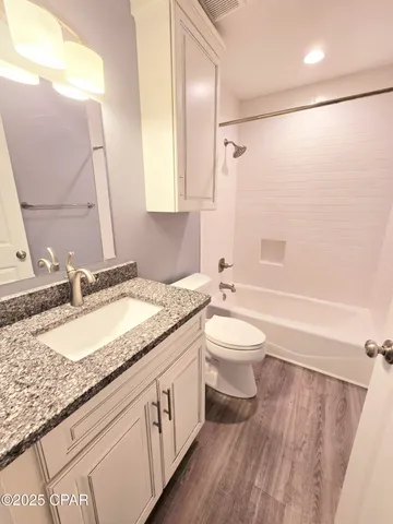 $2,500 | 807 South Longwood Circle, Panama City, FL 32405