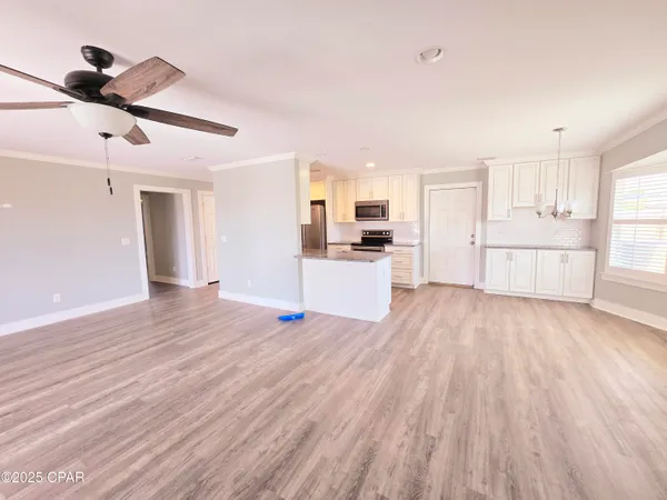 $2,400 | 807 South Longwood Circle, Panama City, FL 32405