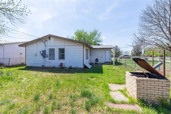 $105,000 | 509 Scott Street, Tye, TX 79563