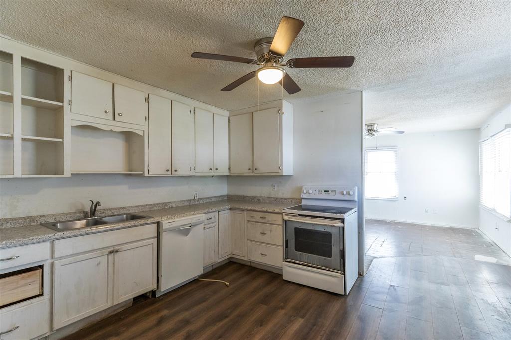 509 Scott Street Tye, TX 79563 - Photo 6 of 21