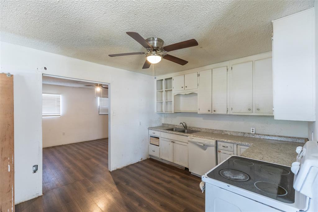 509 Scott Street Tye, TX 79563 - Photo 7 of 21