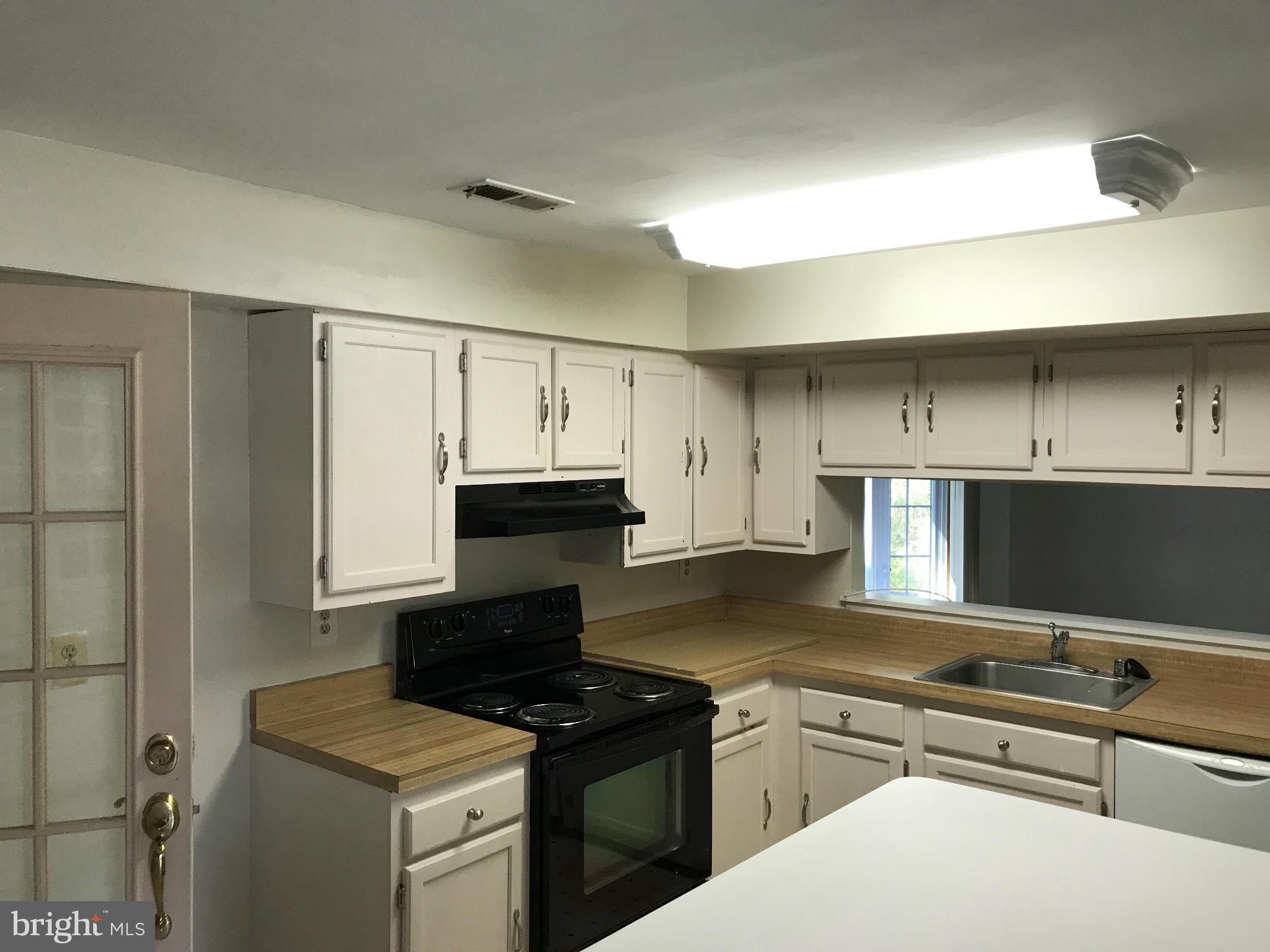 8648 Heathermill Road Baltimore, MD 21236 - Photo 4 of 9 Kitchen