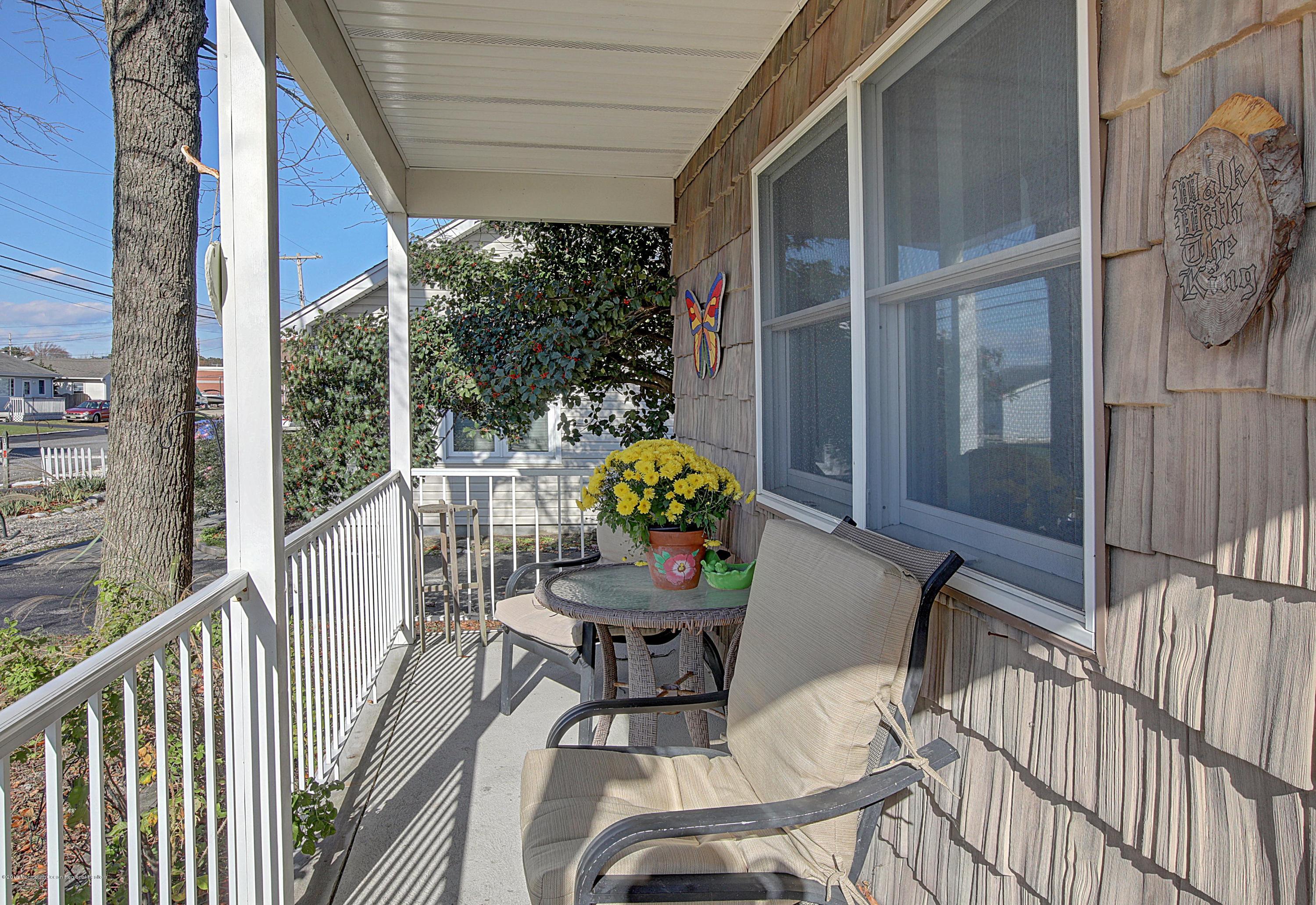 004_Front Porch