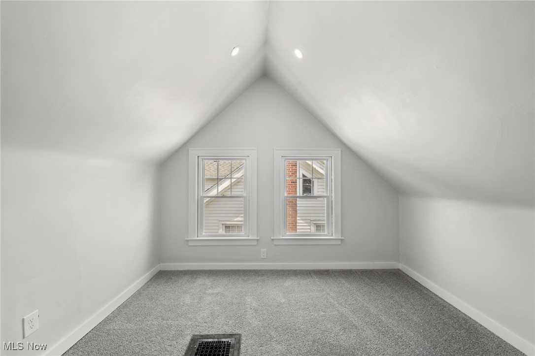 3139 Whitethorn Road Cleveland, OH 44118 - Photo 38 of 50 Bonus room with lofted ceiling and carpet