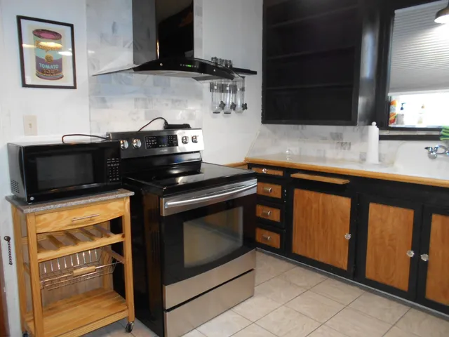 $1,875 | 2518 25th Street, Lubbock, TX 79410