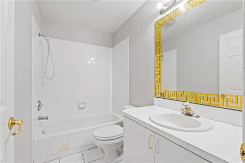 $199,999 | 1536 North Lawnwood Circle, Unit 3, Fort Pierce, FL 34950