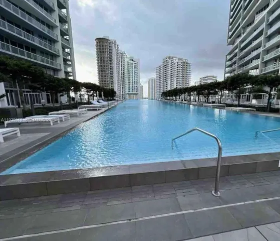 $1,250,000 | Icon Brickell, Miami, FL 33131
