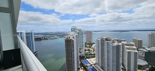 $1,250,000 | Icon Brickell, Miami, FL 33131
