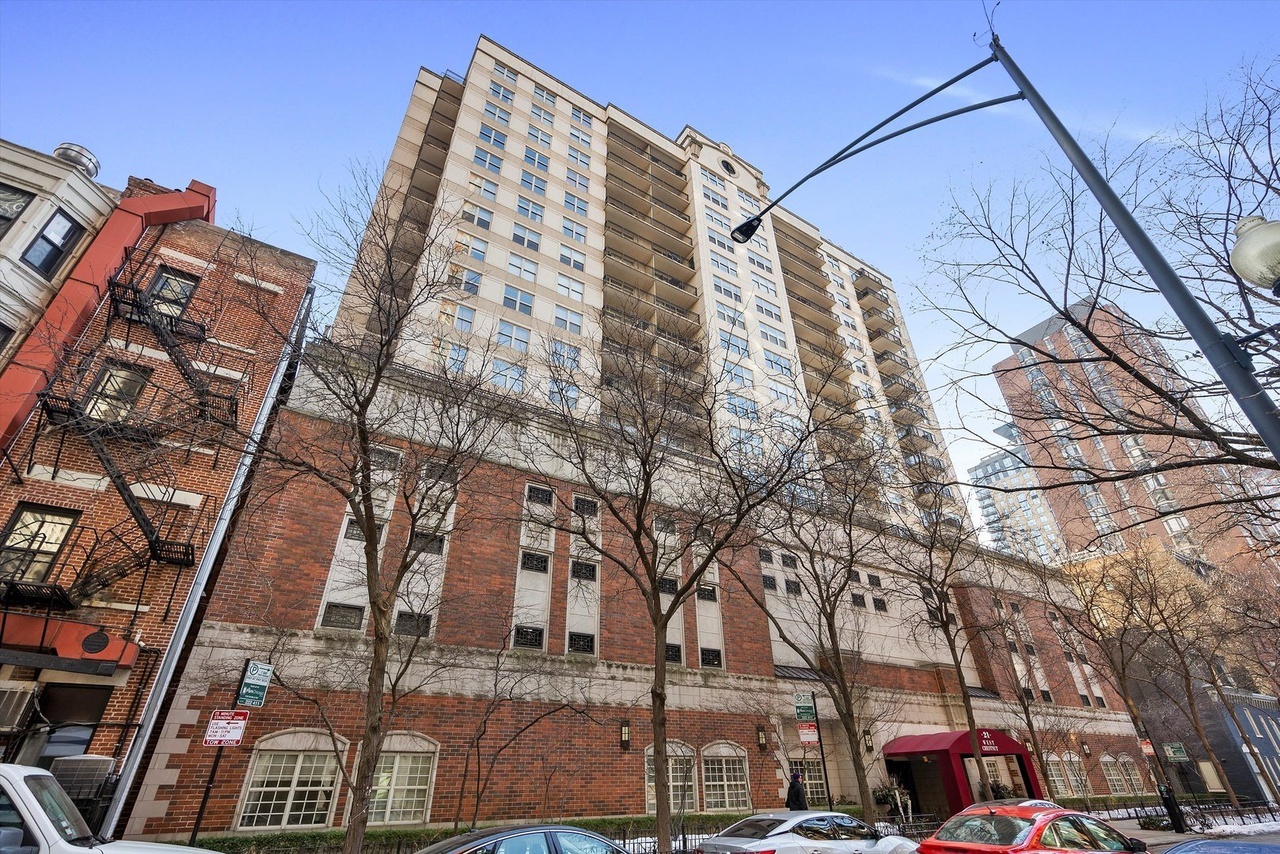 21 West Chestnut Street, Unit 1606 Chicago, IL 60610 - Photo 1 of 2 a front view of a building
