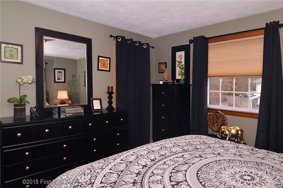 10 Redwood Road Portsmouth, RI 02871 - Photo 12 of 27 Gallery Image 12