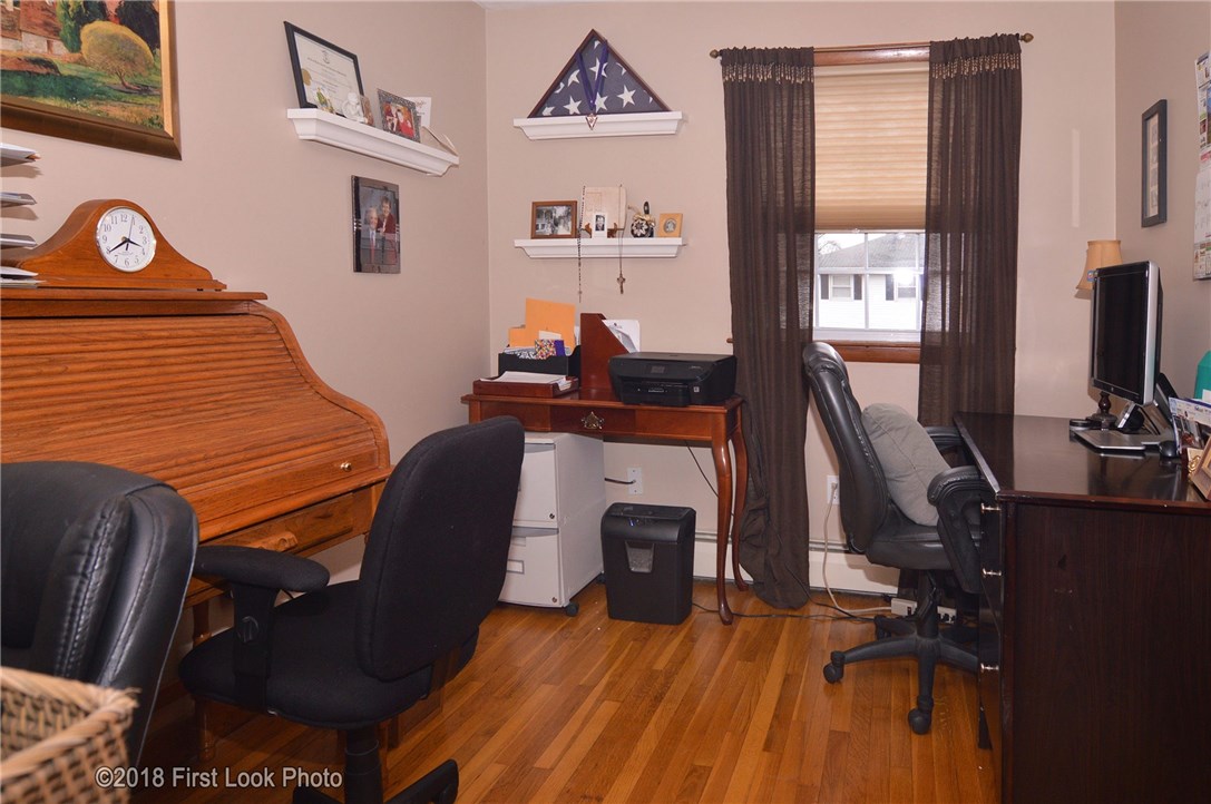 10 Redwood Road Portsmouth, RI 02871 - Photo 15 of 27 Gallery Image 15