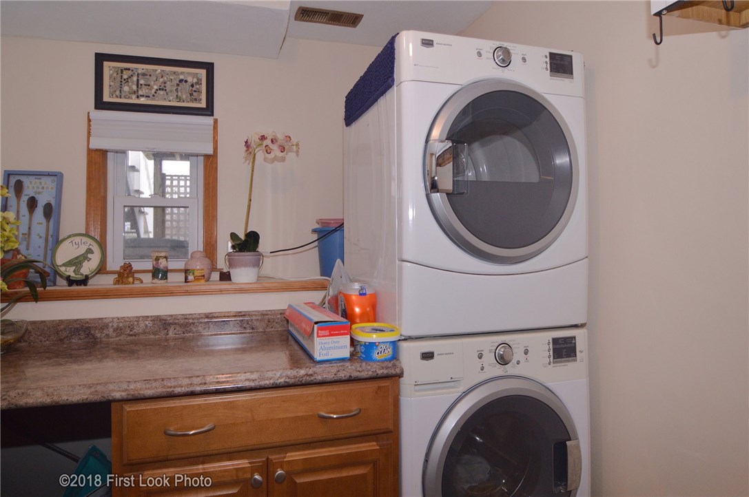10 Redwood Road Portsmouth, RI 02871 - Photo 17 of 27 Gallery Image 17