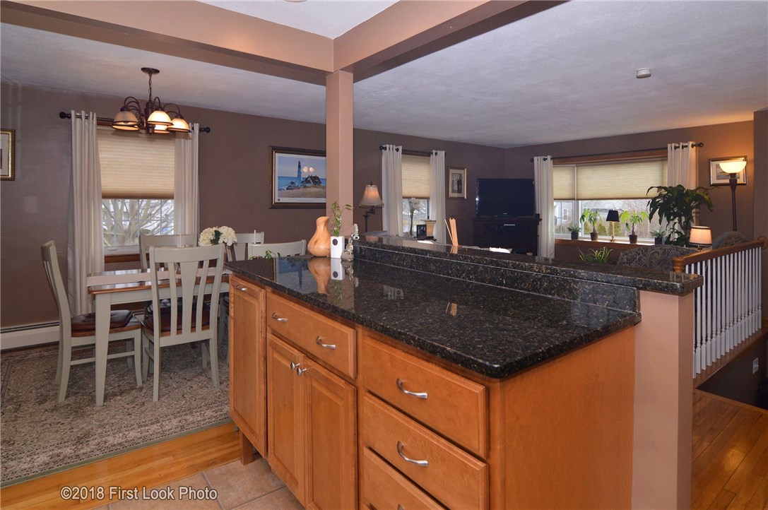 10 Redwood Road Portsmouth, RI 02871 - Photo 6 of 27 Gallery Image 6