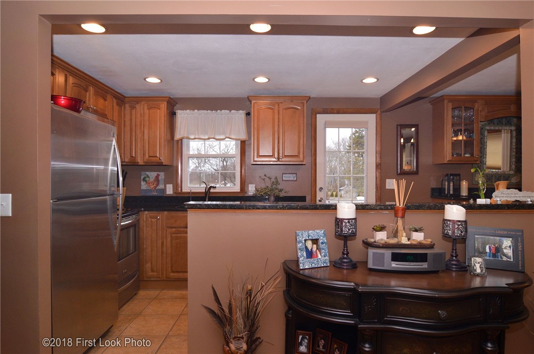 10 Redwood Road Portsmouth, RI 02871 - Photo 7 of 27 Gallery Image 7
