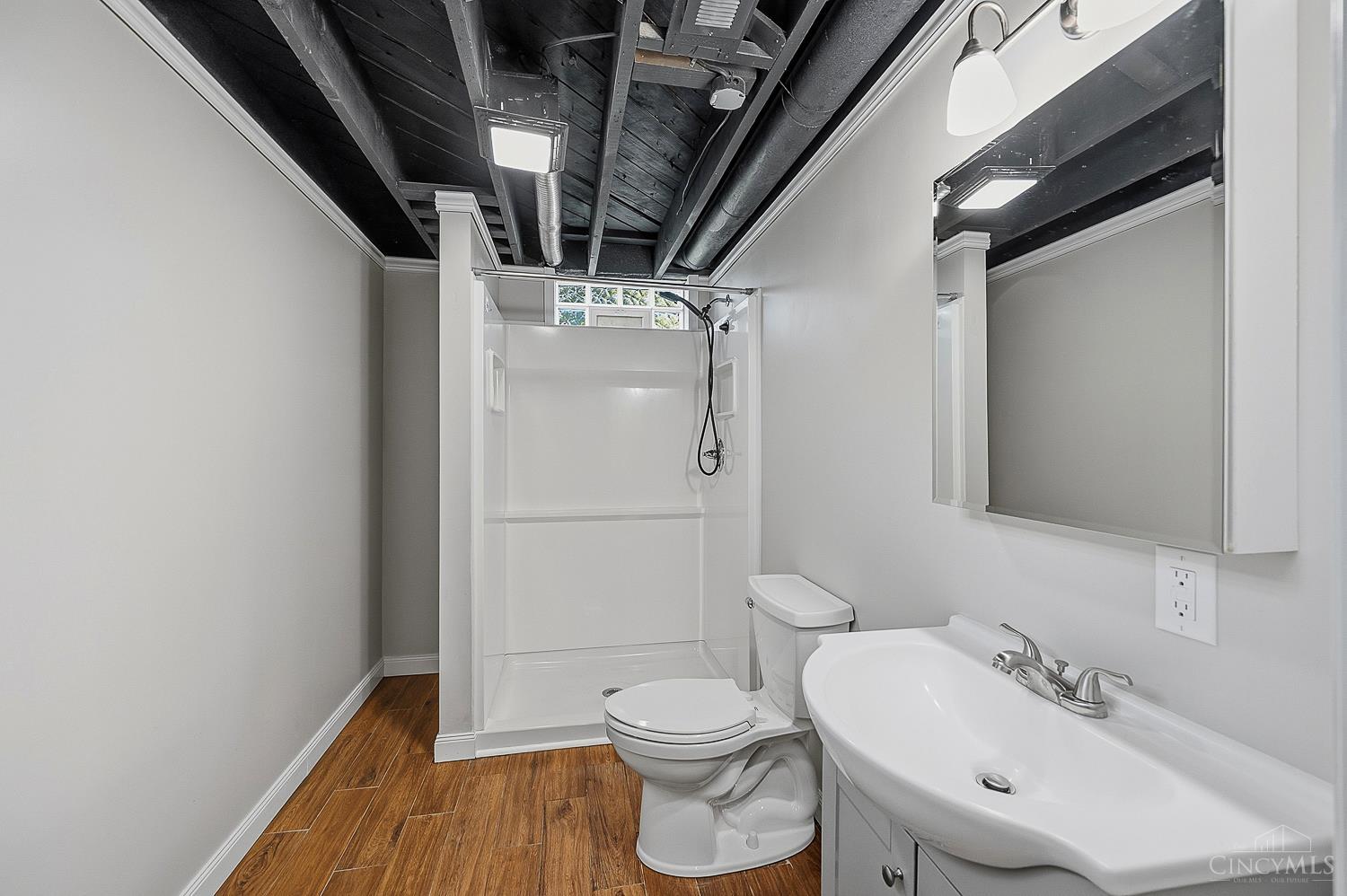 6718 Springdale Road Cincinnati, OH 45247 - Photo 21 of 34