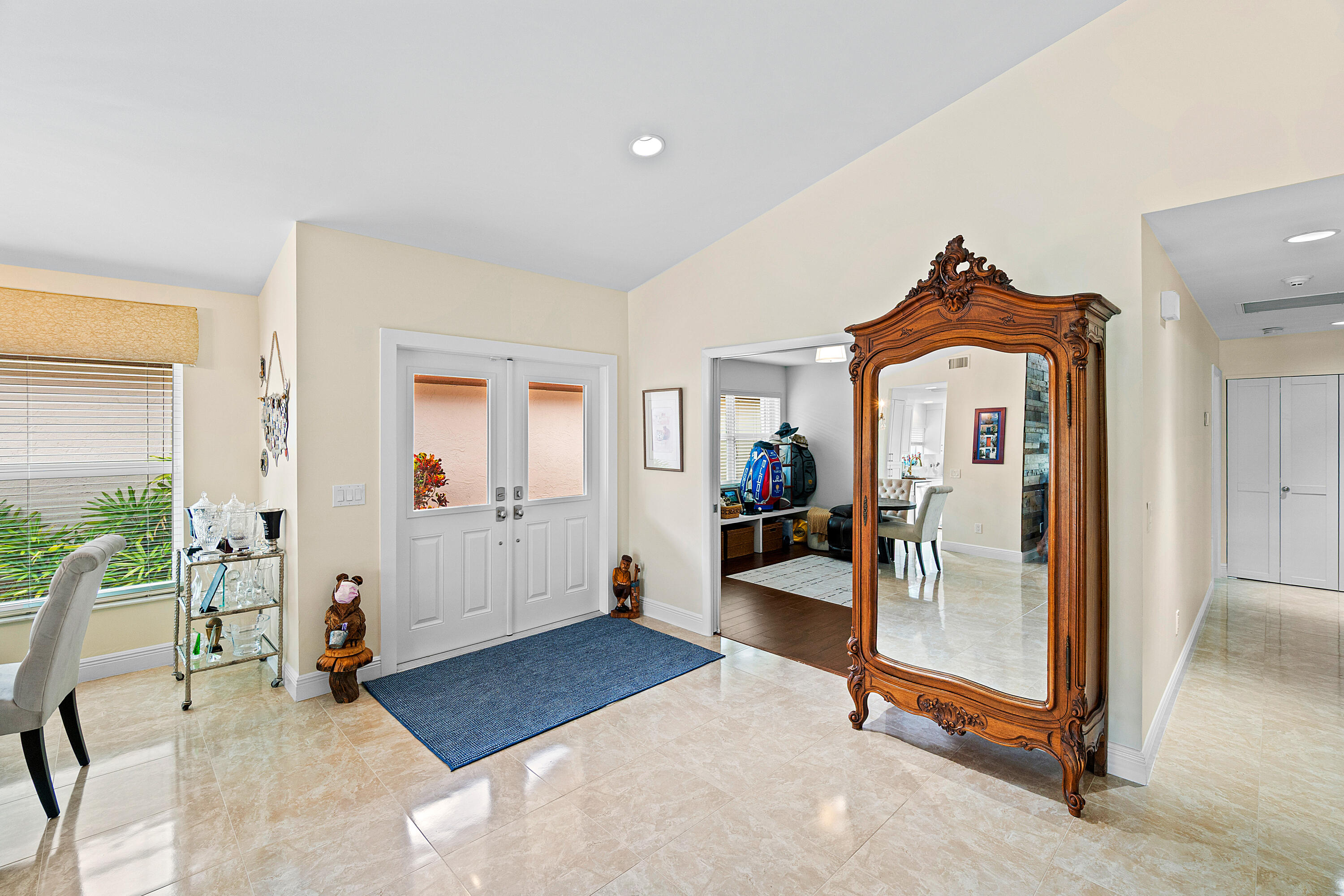 11270 Cloverleaf Circle Boca Raton, FL 33428 - Photo 4 of 36 Foyer