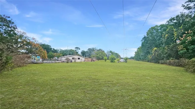 $350,000 | 11455 Southeast Highway 464C, Ocklawaha, FL 32179