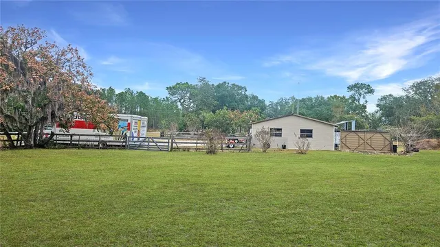 $350,000 | 11455 Southeast Highway 464C, Ocklawaha, FL 32179