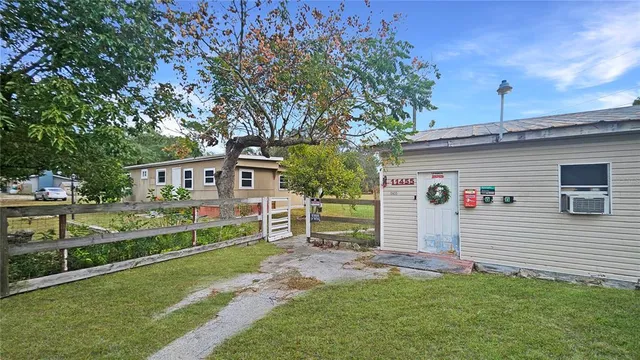 a view of a garden with a small park