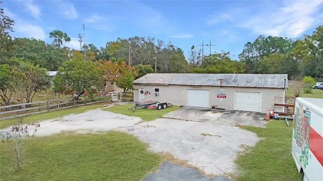 $350,000 | 11455 Southeast Highway 464C, Ocklawaha, FL 32179