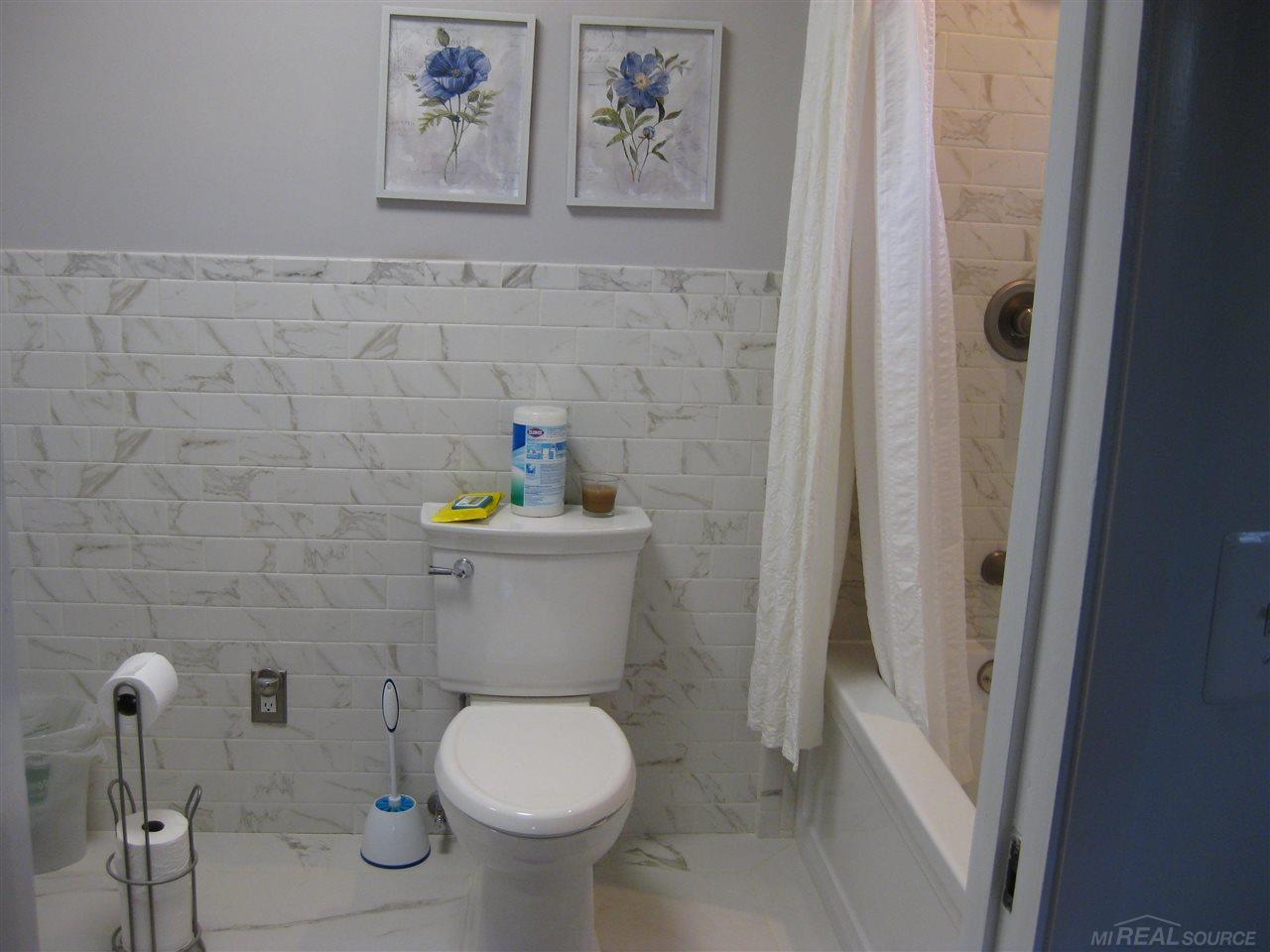 1231 East Gunn Road Rochester, MI 48306 - Photo 41 of 56