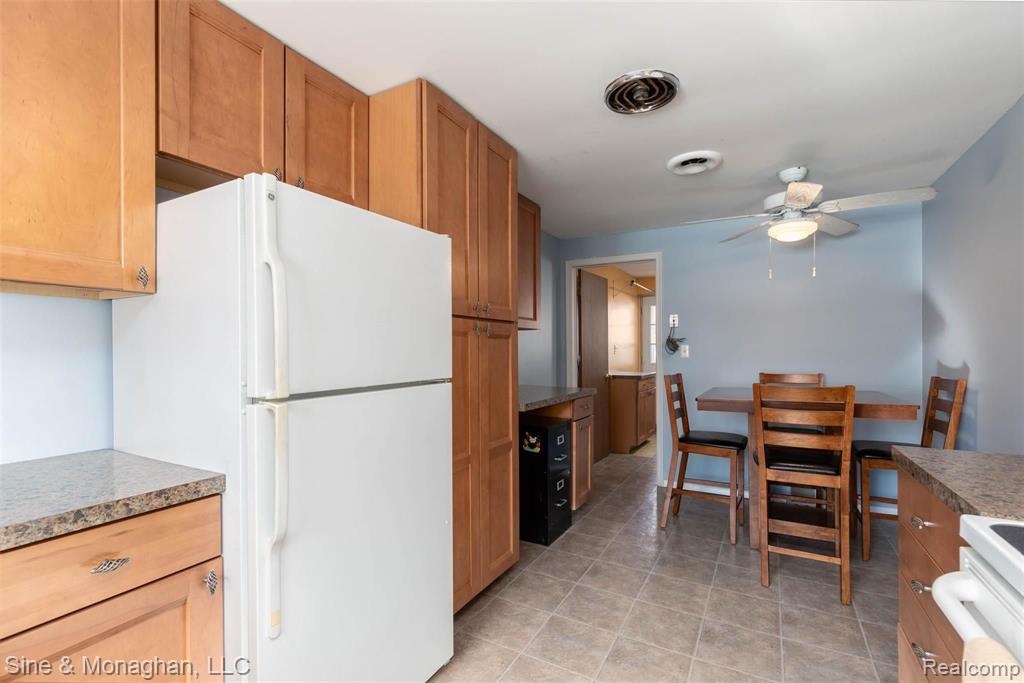 308 North Rochester Road, Unit 9 Clawson, MI 48017 - Photo 7 of 21