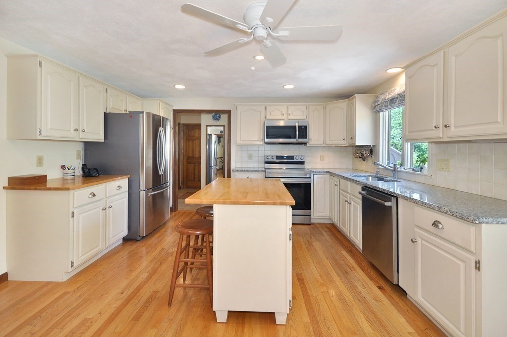 235 Old Harvard Road Boxborough, MA 01719 - Photo 7 of 37