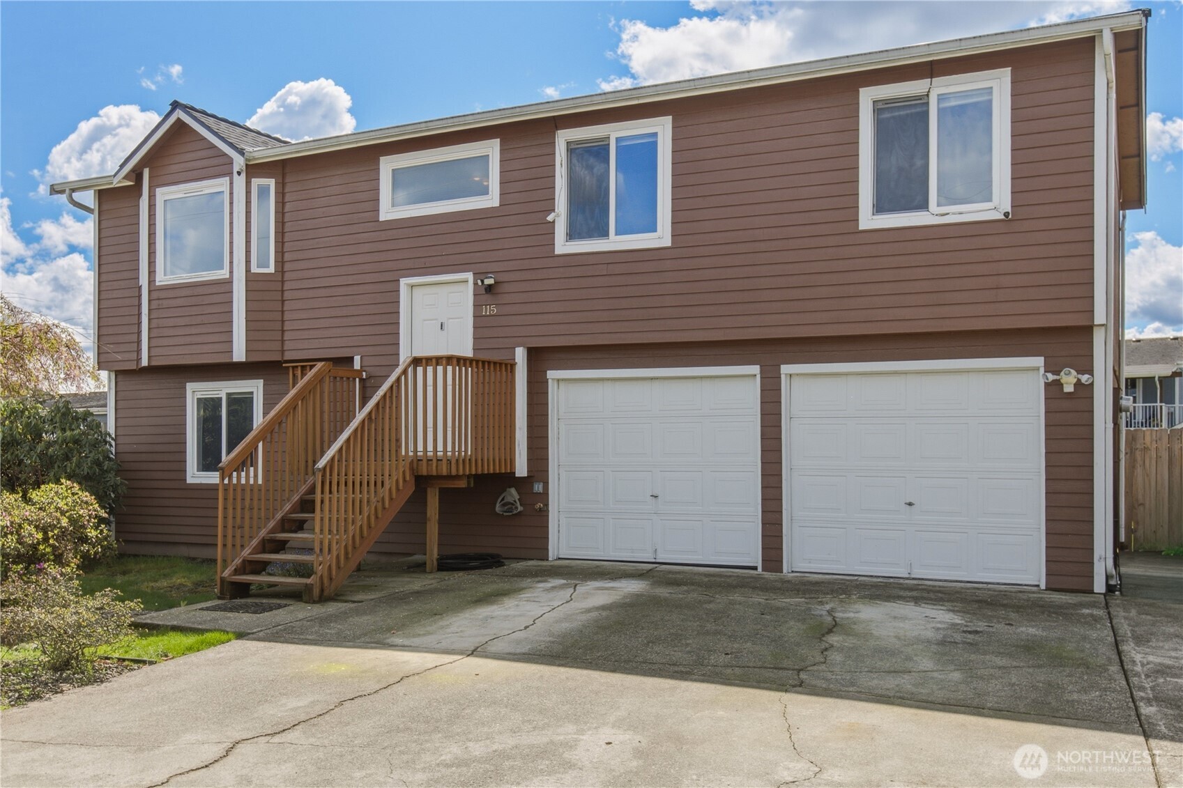 115 3rd Avenue Northwest Pacific, WA 98047 - Photo 2 of 30