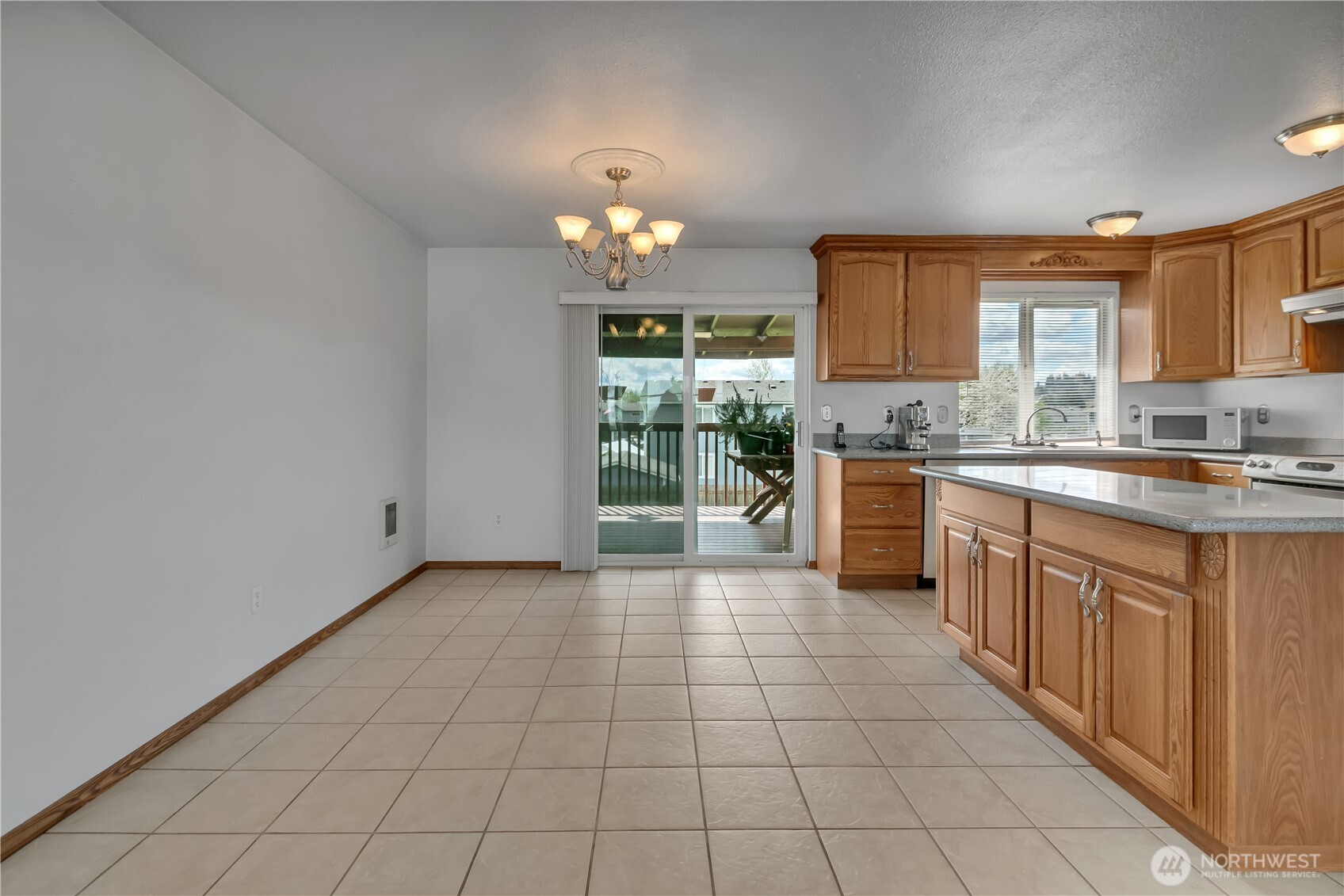 115 3rd Avenue Northwest Pacific, WA 98047 - Photo 9 of 30