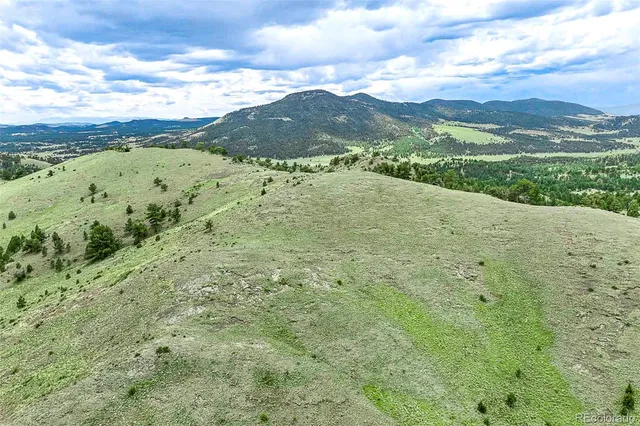 $810,000 | 10 County Road 102, Guffey, CO 80820